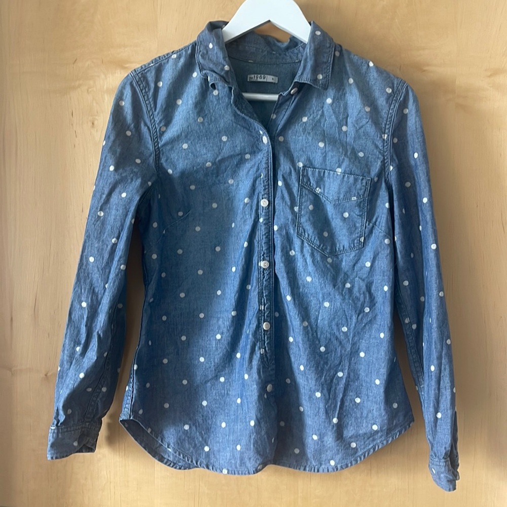 Gap Medium PolkaDot Chambray Button Down Shirt